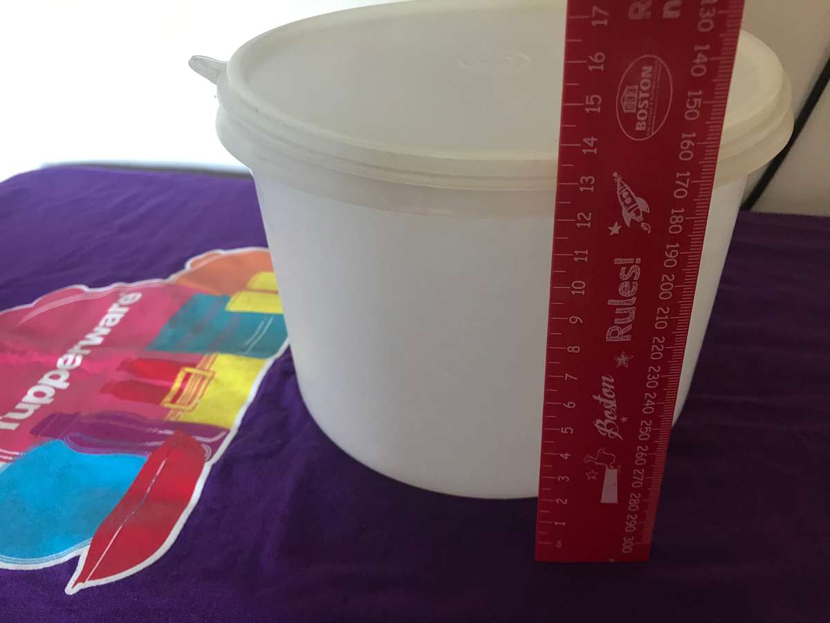 Tupperware lot 5