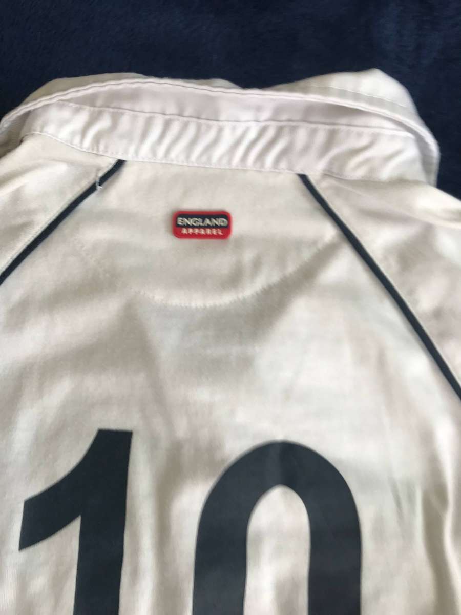 England  nr 10 Rugby shirt size 12 years old long sleeve
