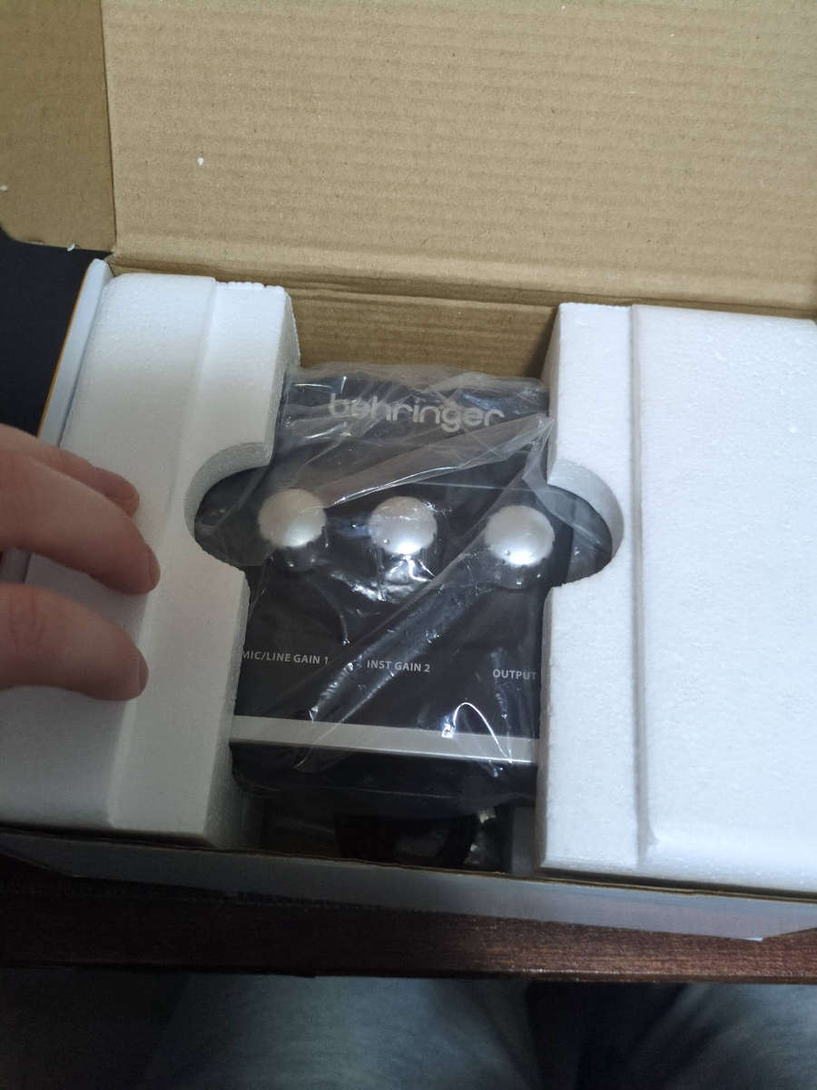 Behringer U-phoria UM2