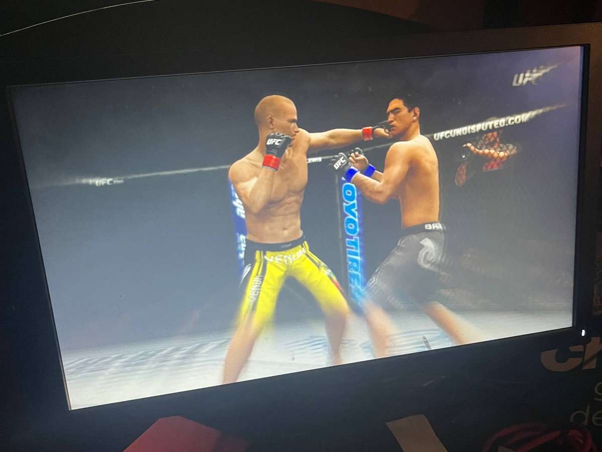 UFC Undisputed 3 in Good Condition - RARE (Xbox 360)