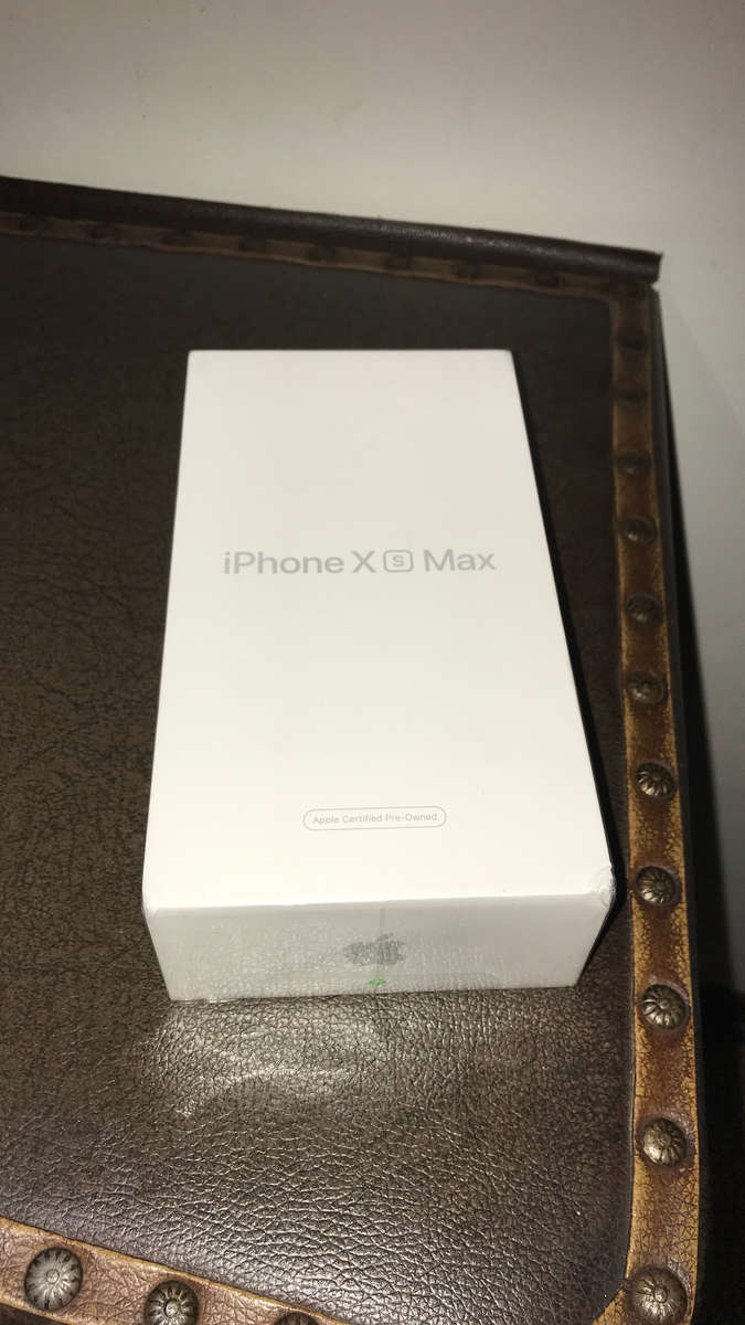 iPhone Xs Max 64 Sealed
