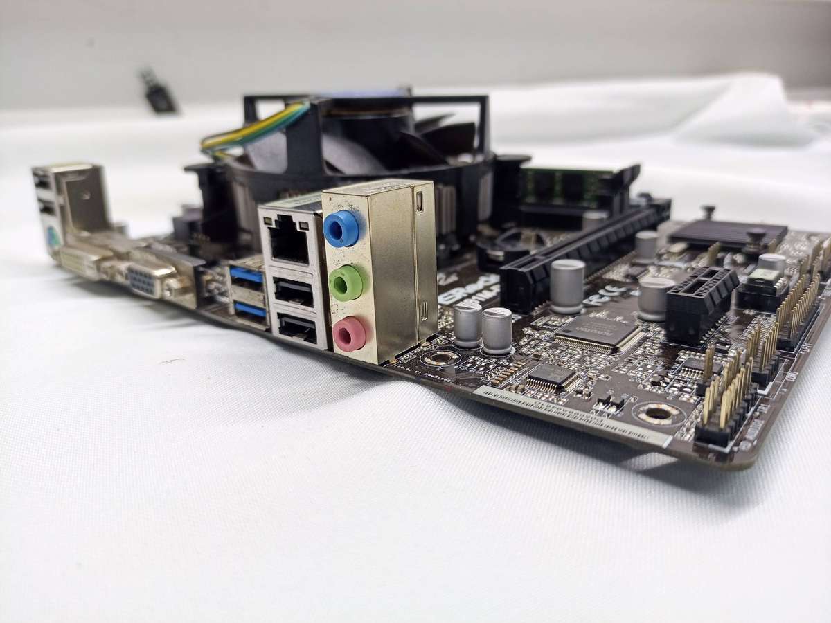 ASRock H81M-DGS Micro-ATX motherboard w/Pentium G3260 CPU & 4GB DDR3 Ram