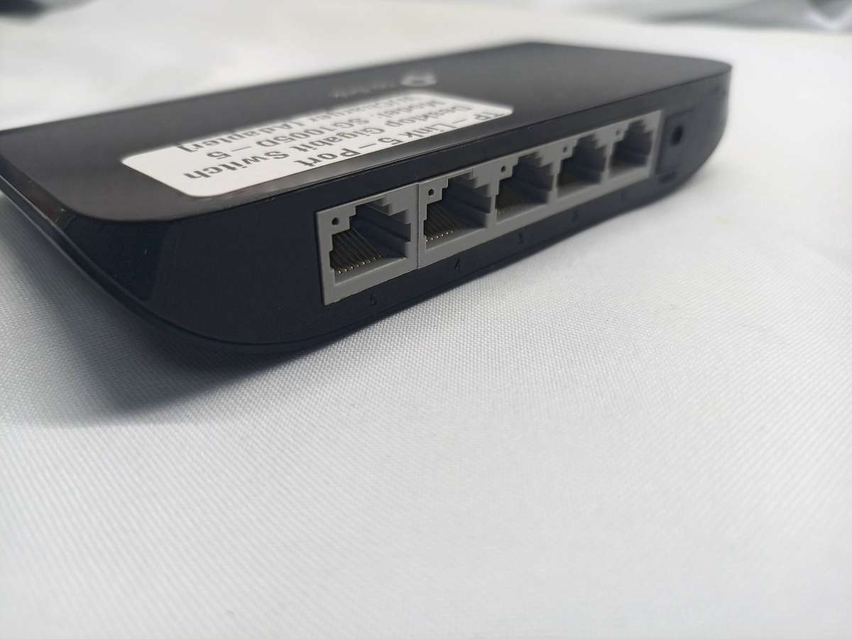 TP-Link Port Desktop Gigabit Switch [Model: SG1005D-5]