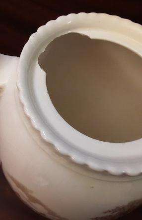 Johnson Bros England Castle on the Lake Tea / Coffee Pot  19 cm tall