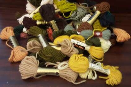 Lot of wool 43 piece