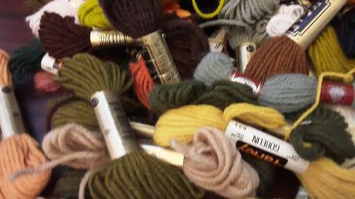 Lot of wool 43 piece