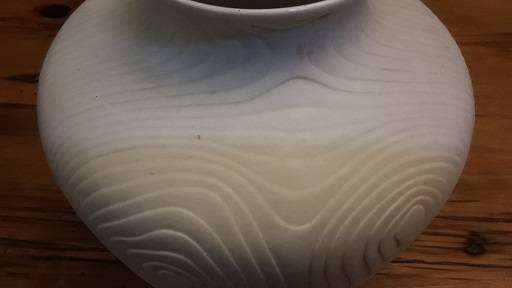 Hutschenreuther  German Vase   White  17 cm