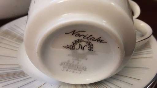 18   Piece Noritake Japan Isabella Tea / Coffee set