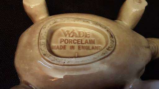 Wade Porcelain England Two Piece Tortoise  - With Lid 10 cm x 7 cm