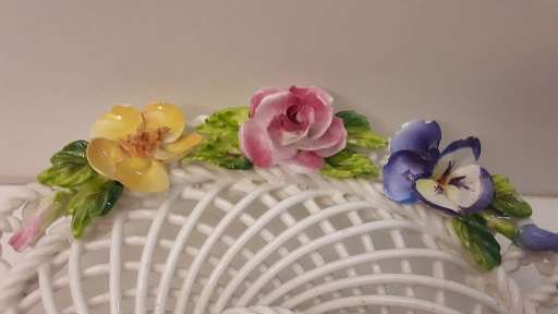 Staffordshire England Porcelain  basket  Flowers 14 x 12 cm