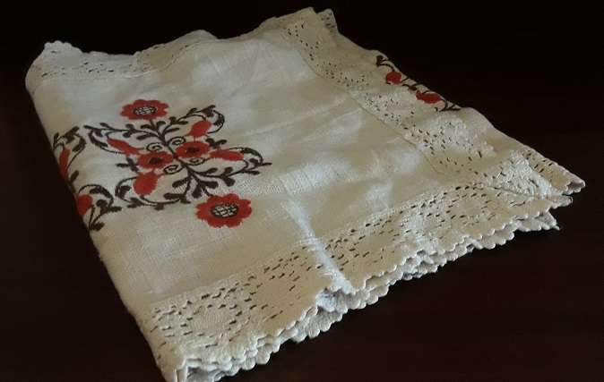 Table Cloth - Embroidery Table Runner Cloth 106 x 32 cm