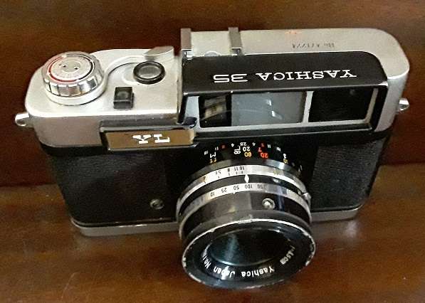 Yashica 35 mm Film Camera with Leather case cover