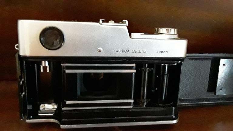 Yashica 35 mm Film Camera with Leather case cover