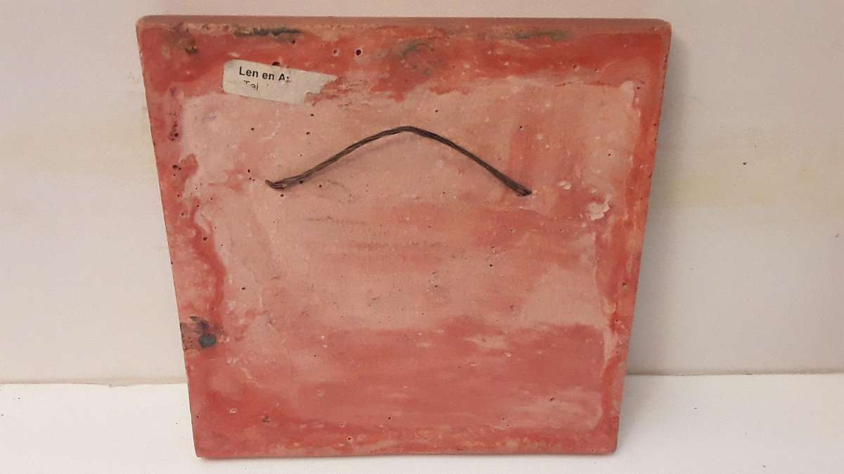 Len en Ansie du Plooy Chicken Terracotta Pottery Wall Plaque 16 cm