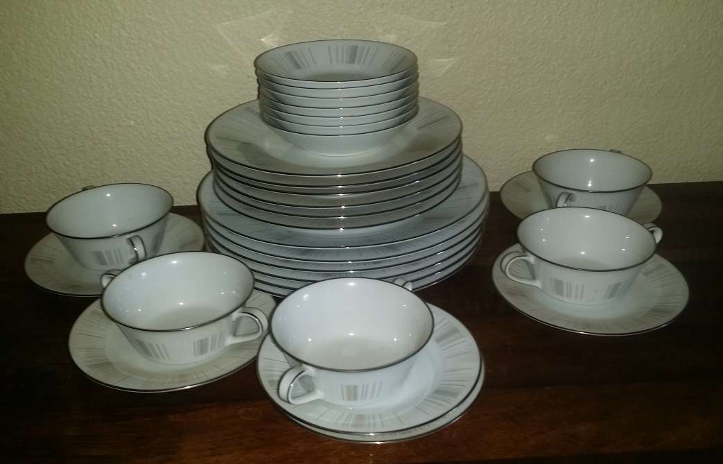 Noritake Isabella 30 piece Dinner set