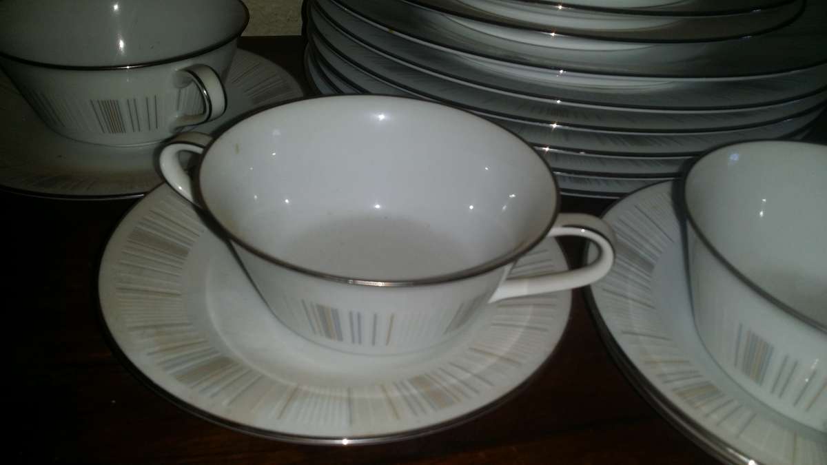Noritake Isabella 30 piece Dinner set