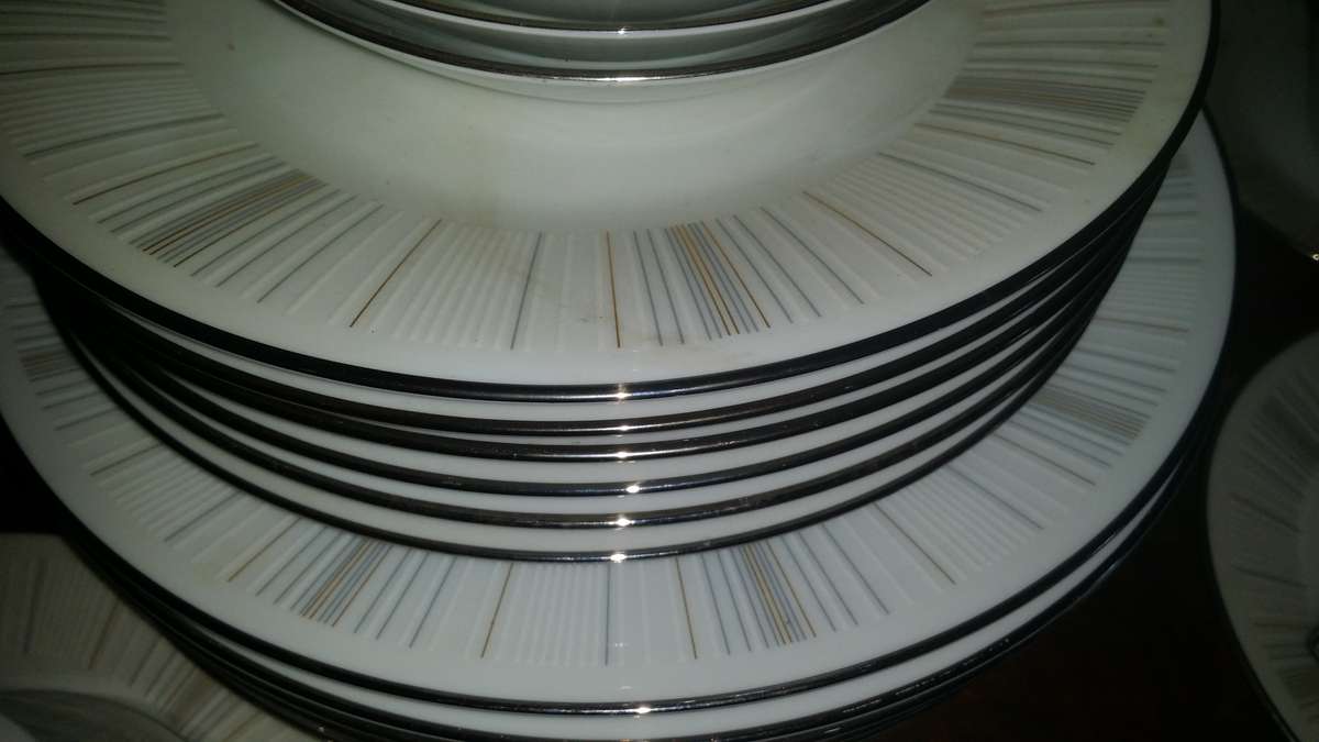 Noritake Isabella 30 piece Dinner set