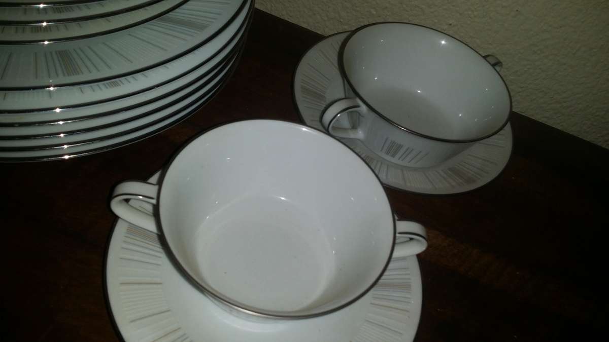 Noritake Isabella 30 piece Dinner set