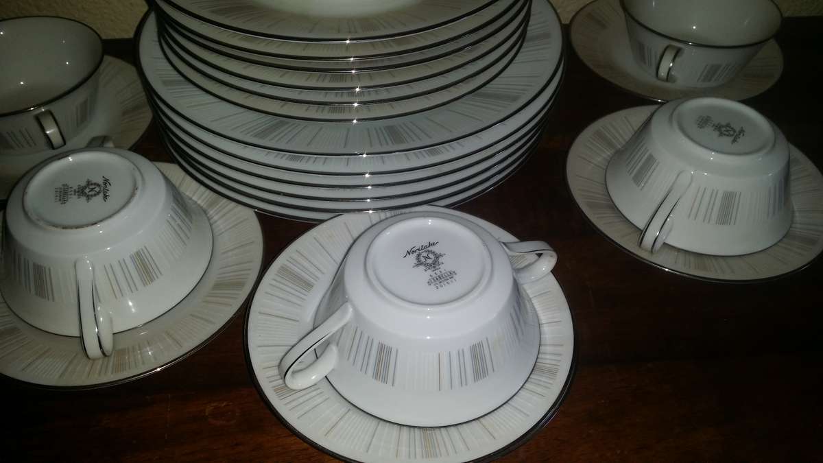 Noritake Isabella 30 piece Dinner set