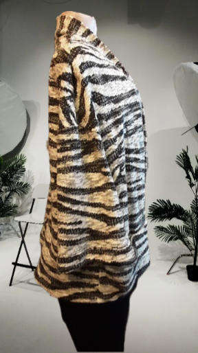 Woolworths Black and White Loose Hanging Open Top Size S / M