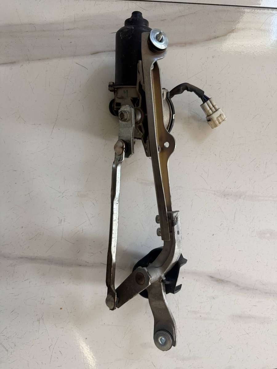 TOYOTA ETIOS MK1 2010-2020 WIPER MOTOR (FRONT) & LINKAGE