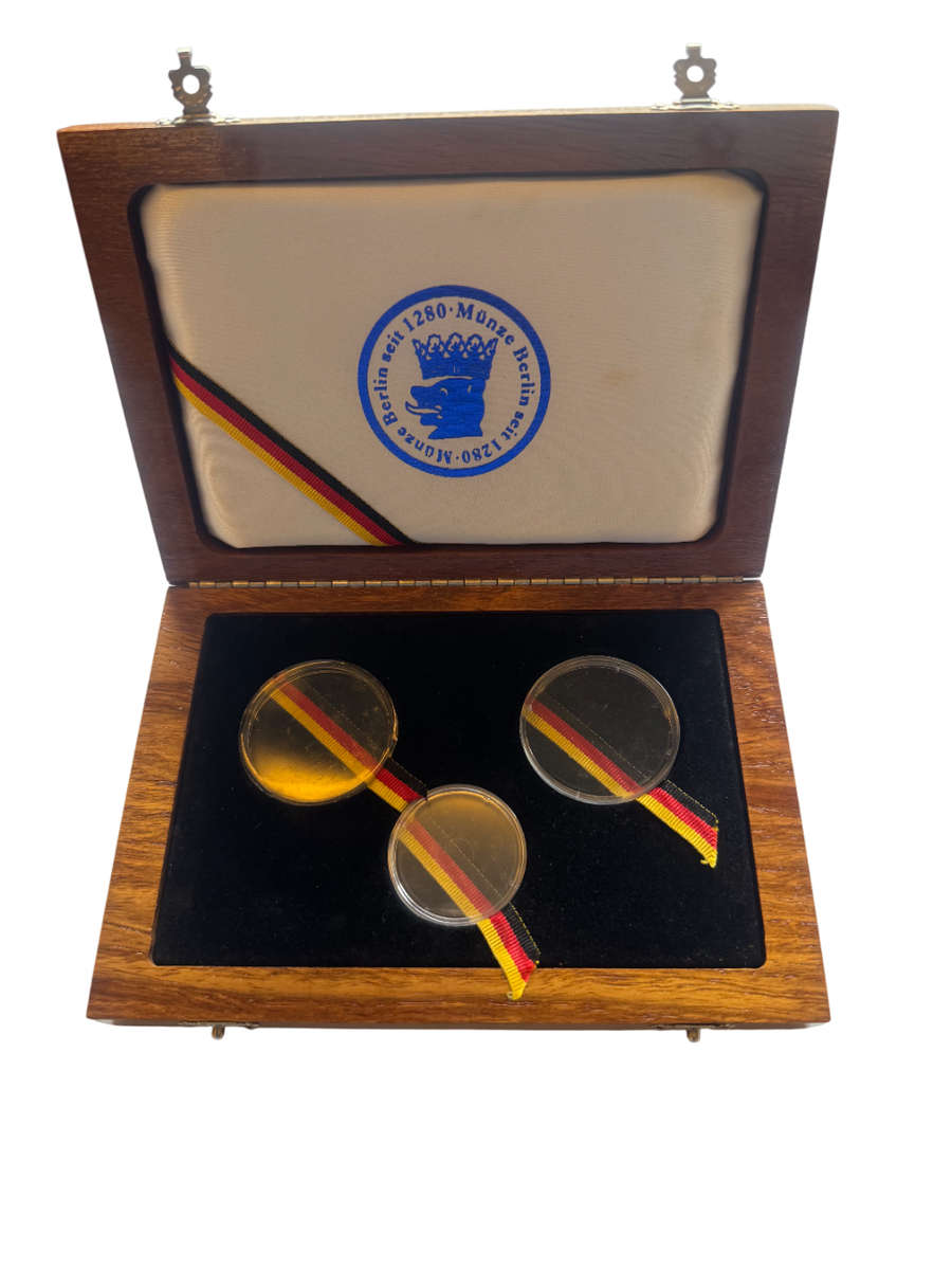 Original Berlin Mint 1280 Coin Box - Box Holds 2 x 1oz and 1 x 1/2 oz  Capsules Included