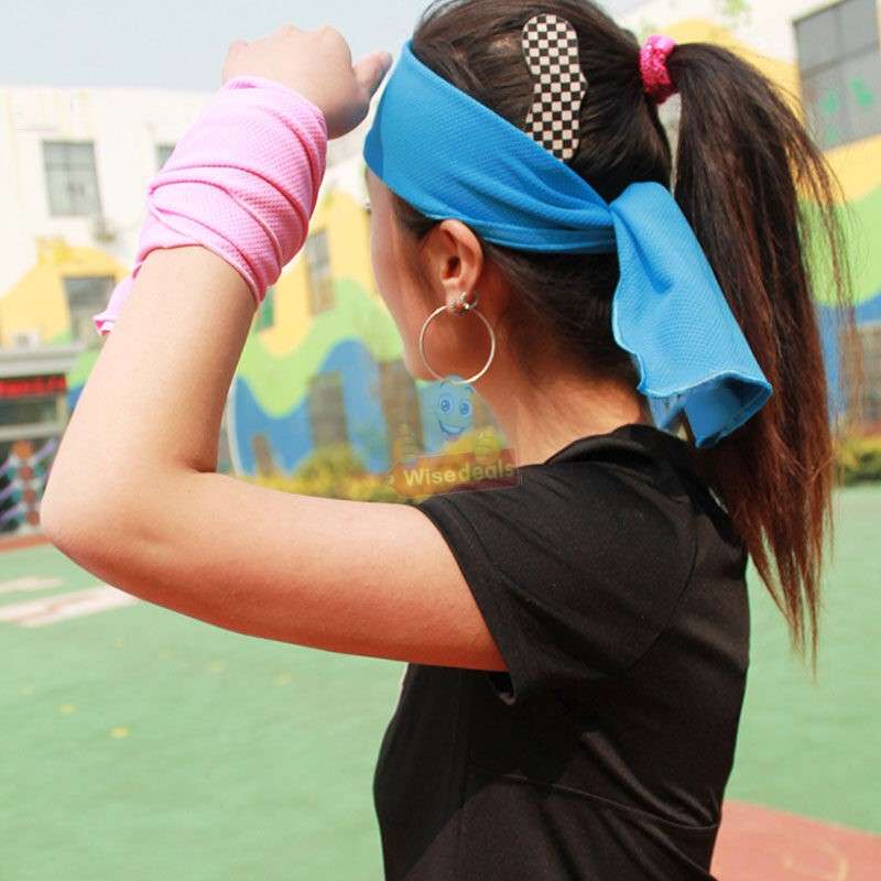 Instant Cooling Towel, Simply just Wet it, Wing it and Snap it and it will get Cooler