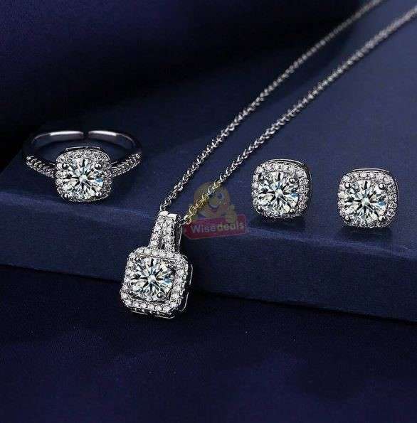 Delicate, Romantic and Classy 3 Piece Jewellery Set