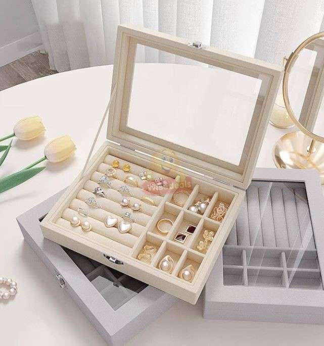 Exquisite Velvet Jewellery Box and Organizer for all you Jewellery - START R1 ONLY