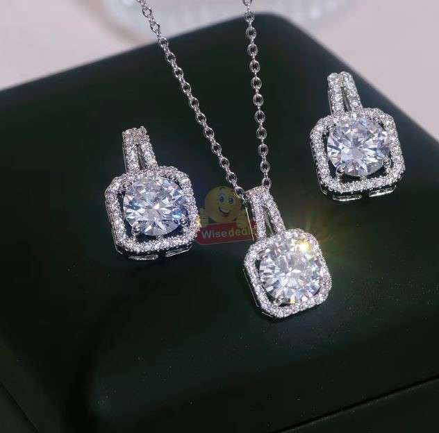 Delicate, Romantic and Classy 3 Piece Jewellery Set