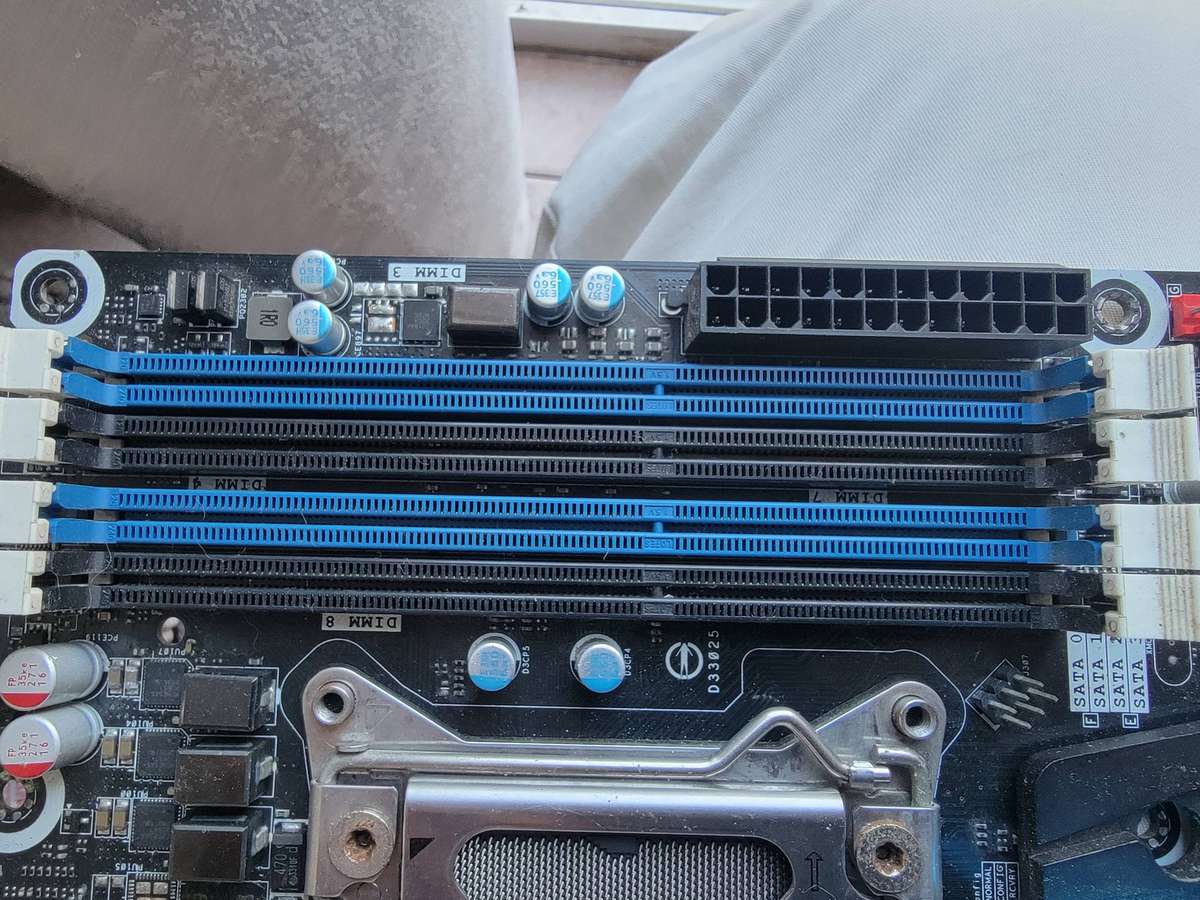 Intel DX79TO Gaming Motherboard 8-Ram Slots! 2x Graphics Card slots! Maybe Working...