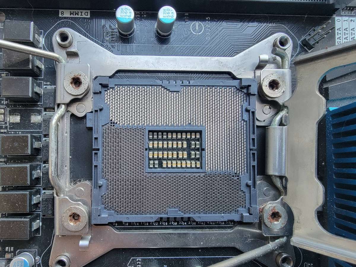 Intel DX79TO Gaming Motherboard 8-Ram Slots! 2x Graphics Card slots! Maybe Working...