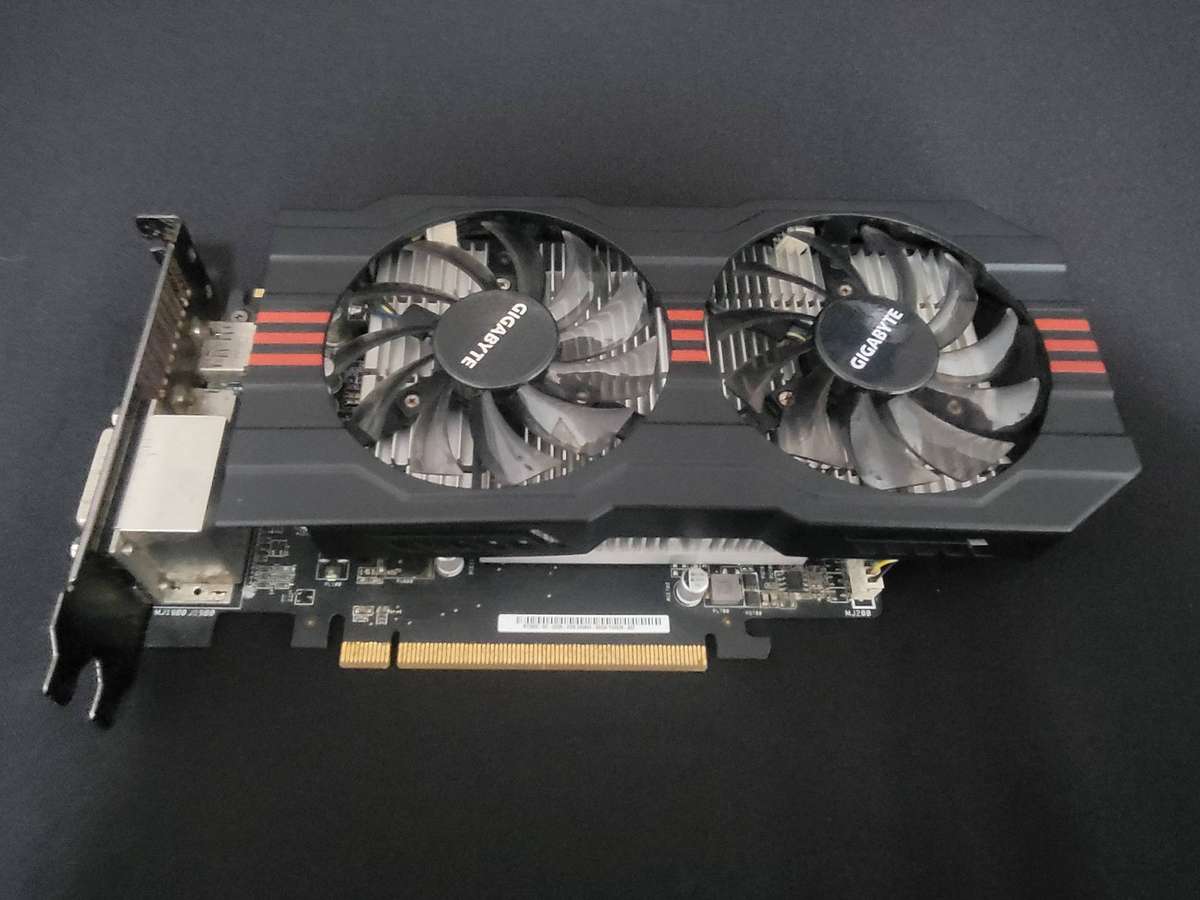 Asus R7 260X 2Gb Graphics Card(Stronger than a Gt 1030)