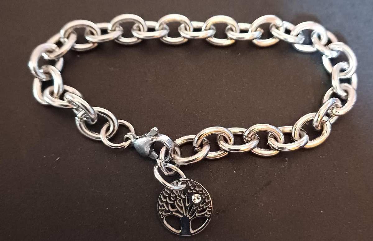 8mm titanium cable chain bracelet with tree of life with cz..High quality won't fade or tarnish..
