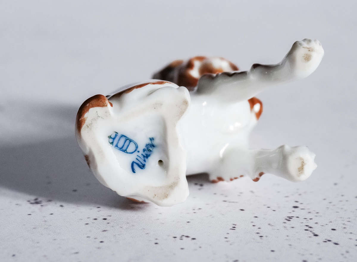 Vintage Viktoria Porcelain Dog Figurine  Vienna-Style Mark (Damaged)
