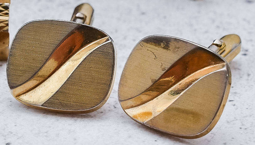 Vintage Mixed Lot of 19 Mens Cufflinks in Wooden Chest  Mid-Century Modern & Retro Styles