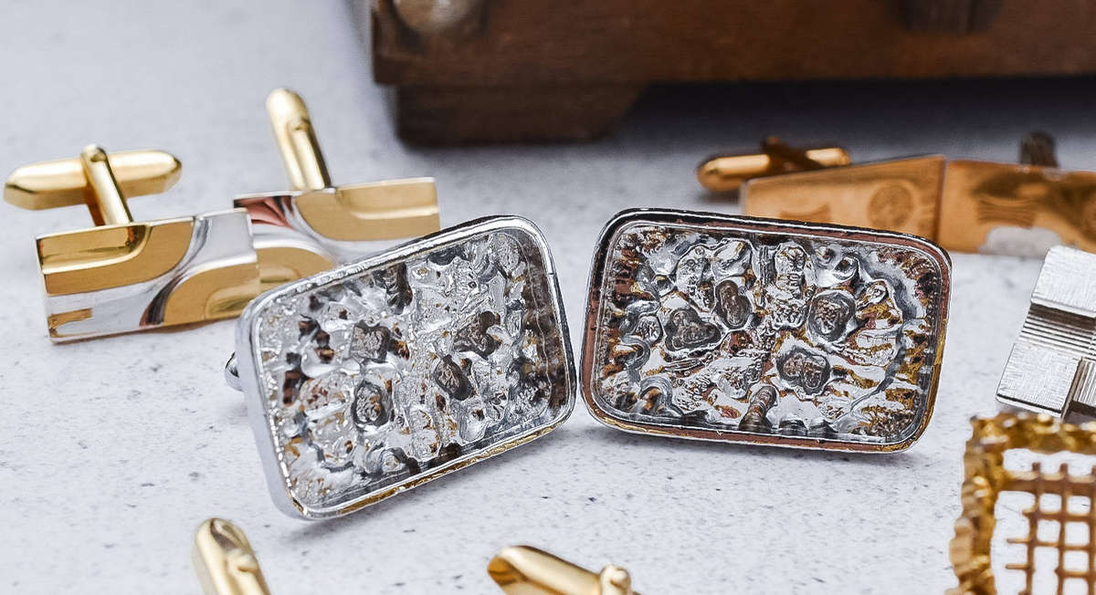 Vintage Mixed Lot of 19 Mens Cufflinks in Wooden Chest  Mid-Century Modern & Retro Styles