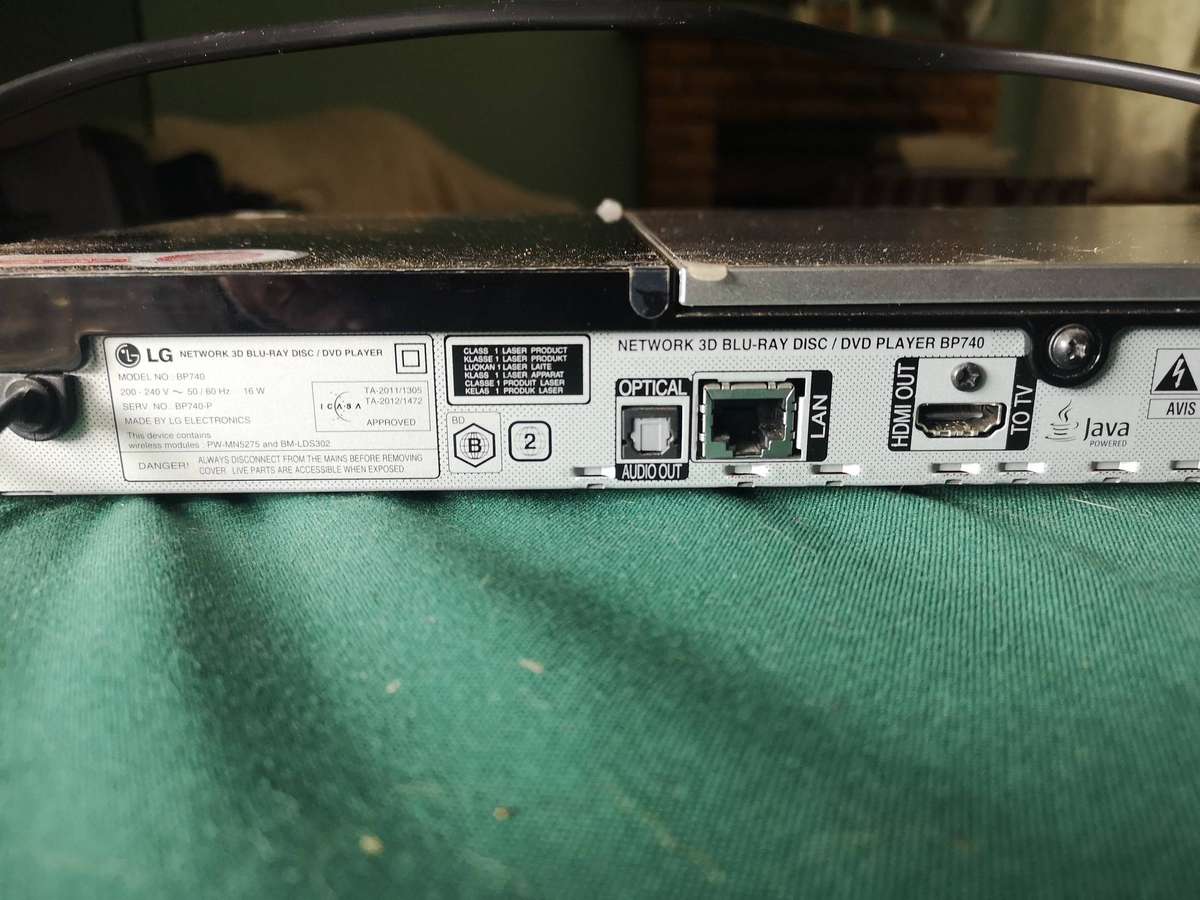 LG Blu Ray player BP 740 with magic remote