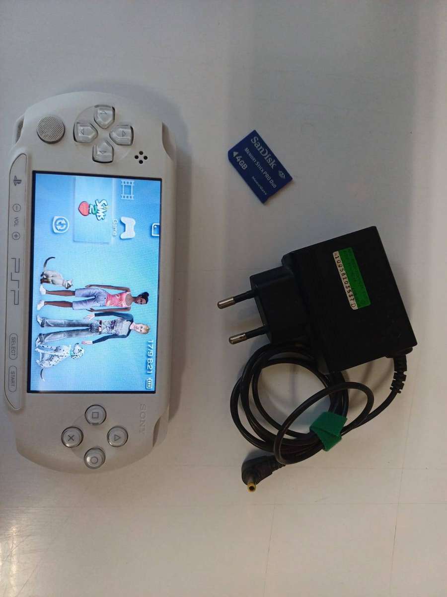 PSP Street 4GB with 14 Games **Weekend Auction**