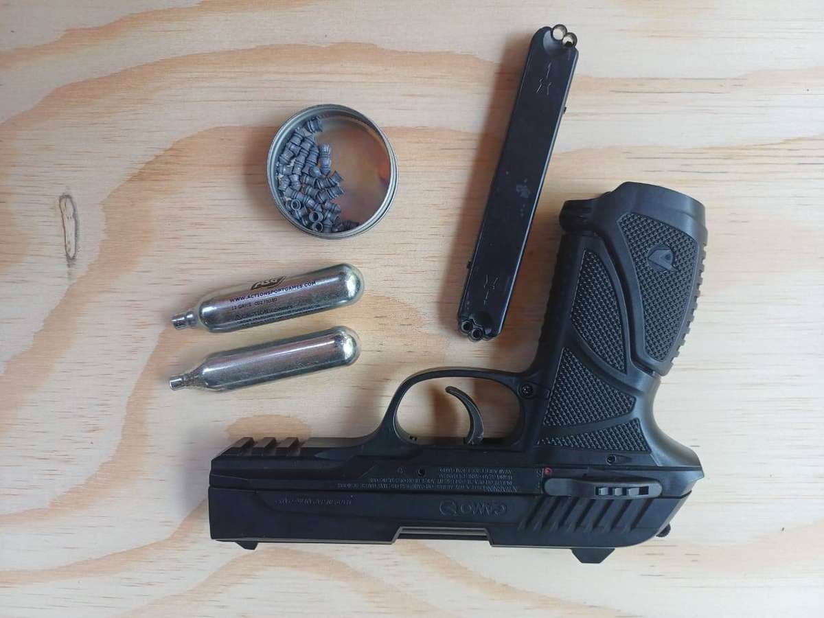 Gamo PT-85 Blowback CO2 Air Pistol  4.5mm