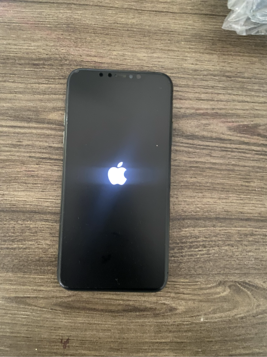 iPhone 11 Pro (no Face ID)