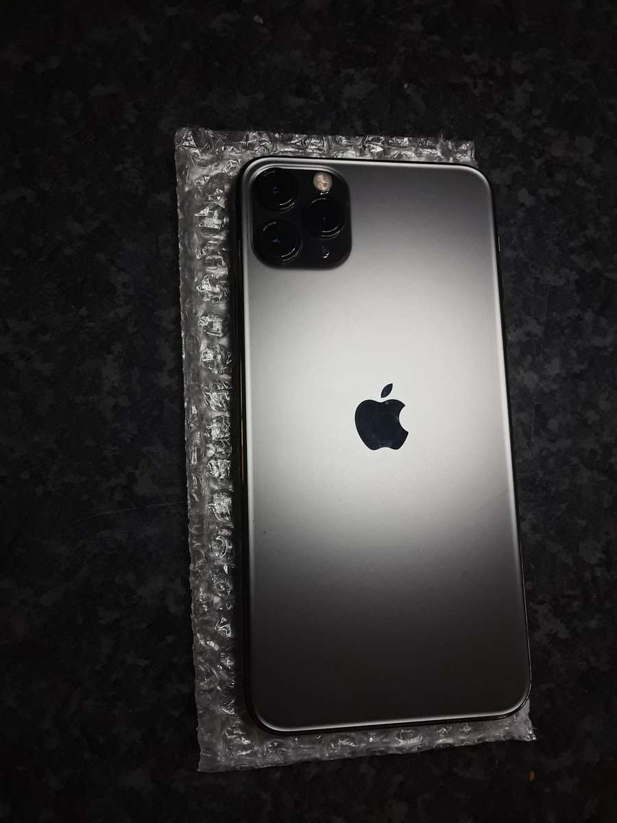 iPhone 11 pro max *No face id