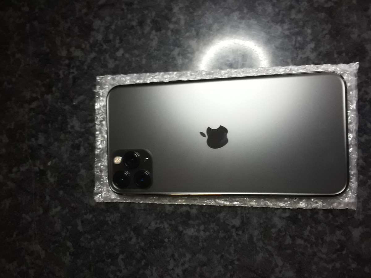 iPhone 11 pro max *No face id