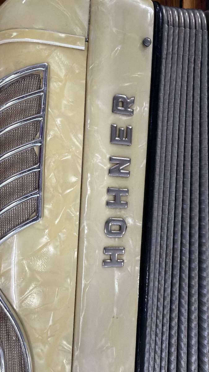 Hohner Verdi II Accordion - lovely condition