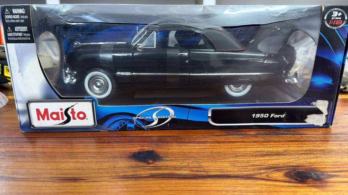 Maisto 1950 Ford - scale 1:18