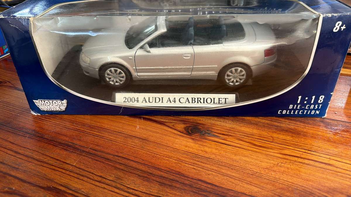 Motor Max 2004 Audi A4 Cabriolet - scale 1:18