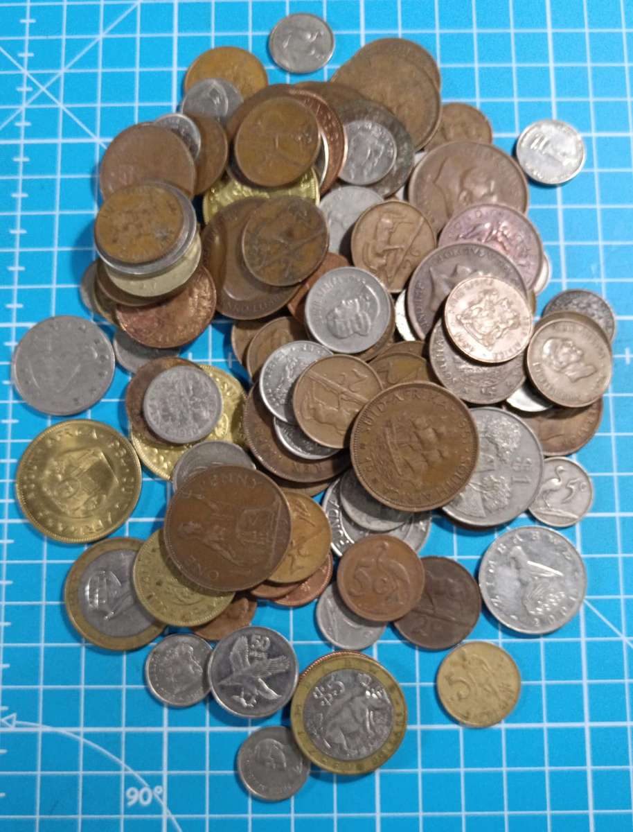 Mixed lot of 100 coins