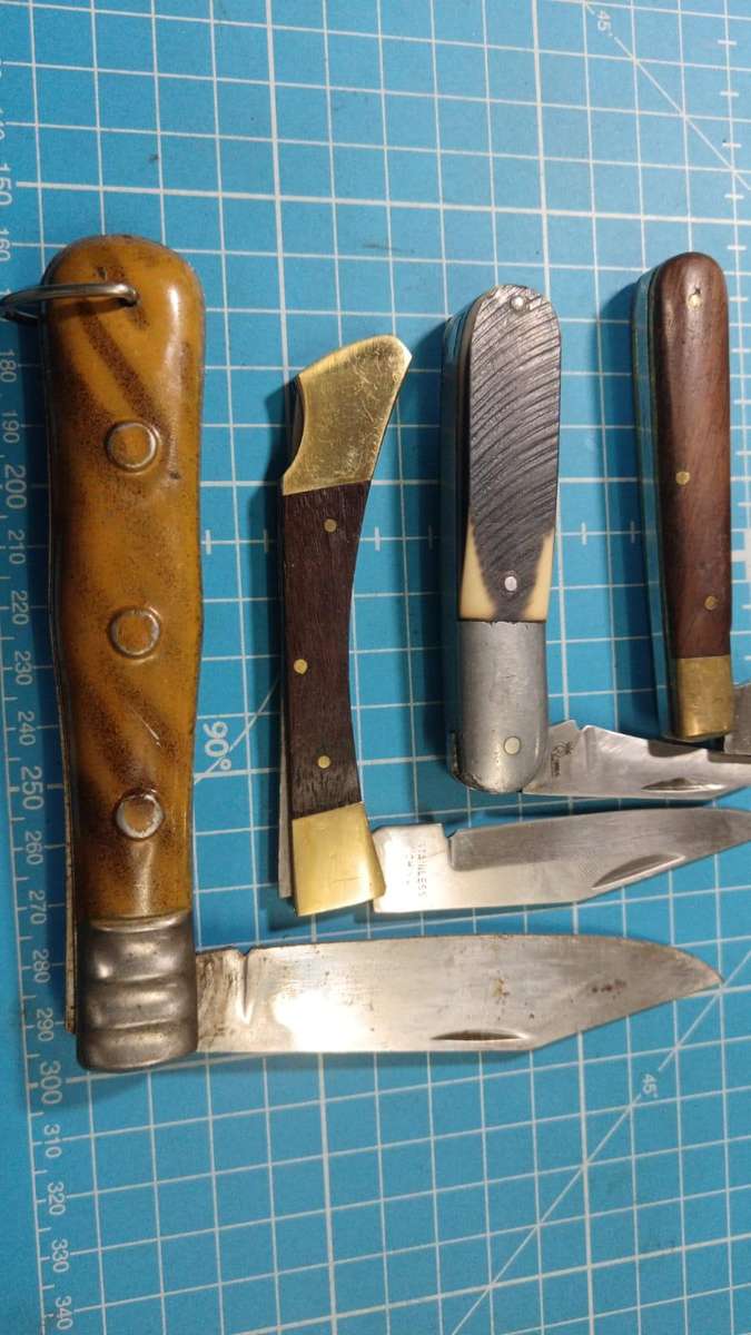 Collection of 5 pocket knifes