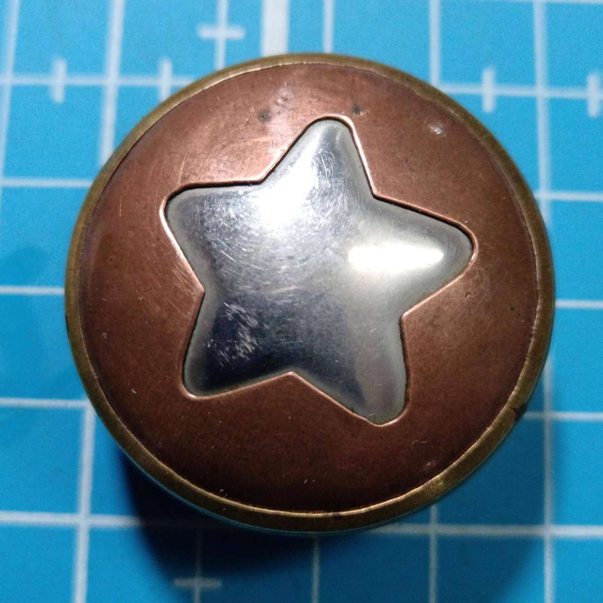 Vintage snuff/pill box