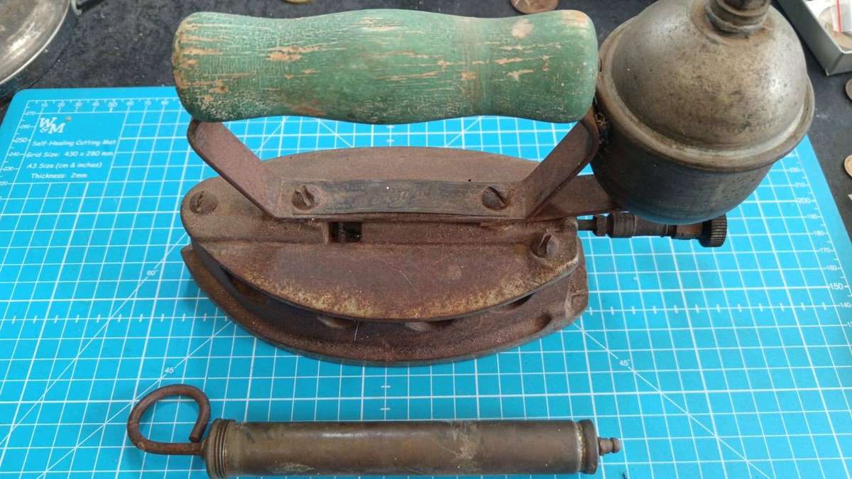 Antique Royal Primus Iron